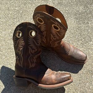 Ariat Heritage Roughstock Western boots